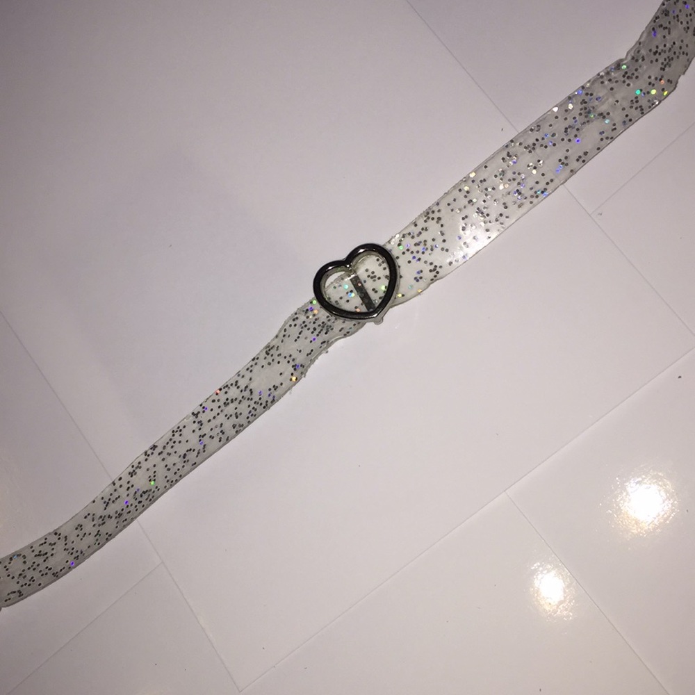 Sparkly heart choker